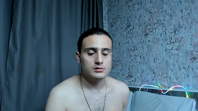 OpalMischief live cam on StripChat