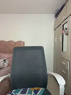 Emmily_19 Live Web Cam Show