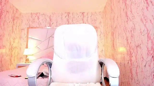 Emily_Whinfre webcam