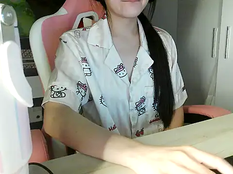 lucienguyen live cam on StripChat