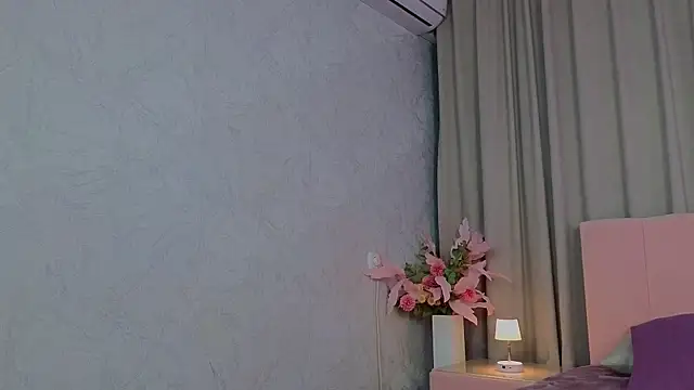 Ariana_Petite webcam