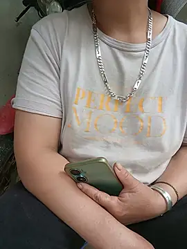 tuyet-nhi - Tuyet-nhi's free webcam - UK Sex Cams