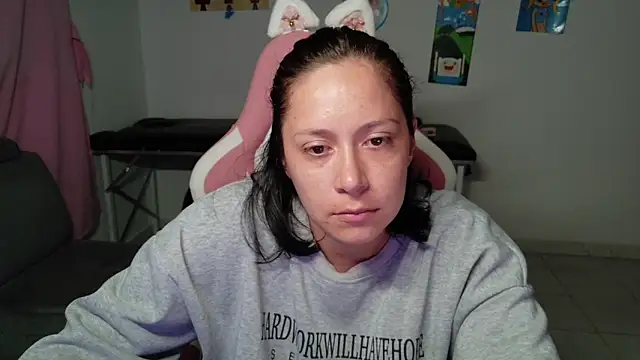 MommyMiaWs webcam