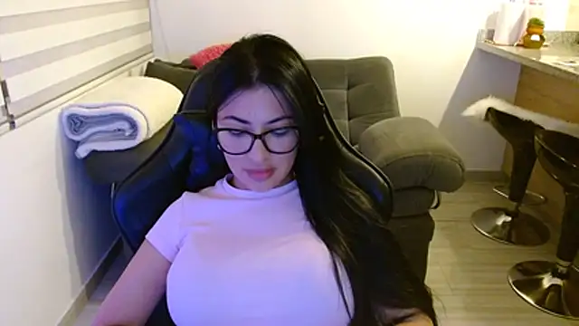 Mia_Paradis webcam