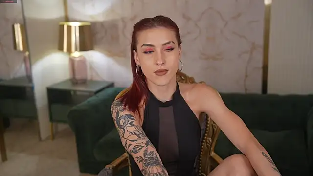 Magnetic_Mia_ webcam