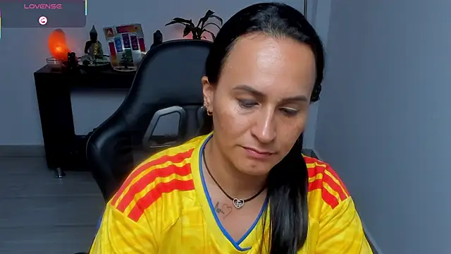 Sara_Charmy webcam