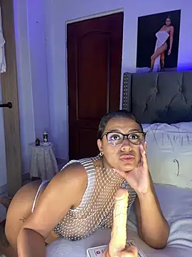 ema_zoe webcam