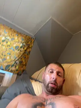 LoveGooroo87 webcam
