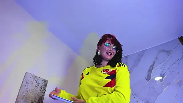 Ela_Queens webcam