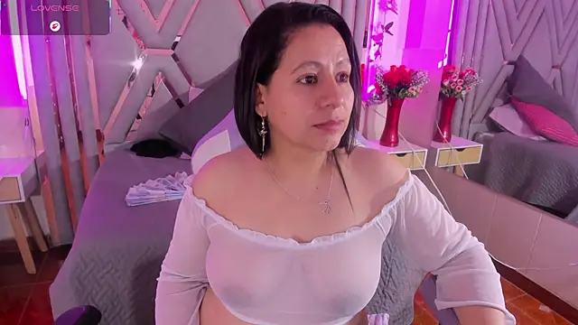 adri_rivera webcam