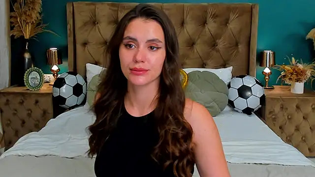lunakale (F young) - dildo in pussy