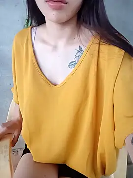 MiuMiu-Babyy webcam
