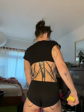 GennaJames