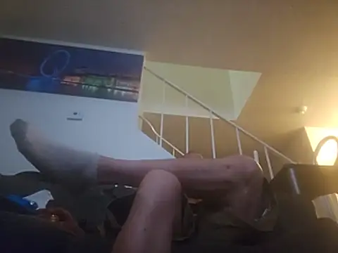 yourMasterisBored live cam on StripChat