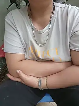 tuyet-nhi webcam