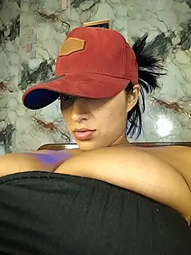 SaharQamar webcam