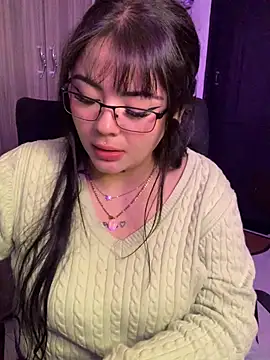lilith__immaculatte live cam on StripChat