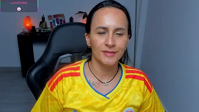 Sara_Charmy webcam