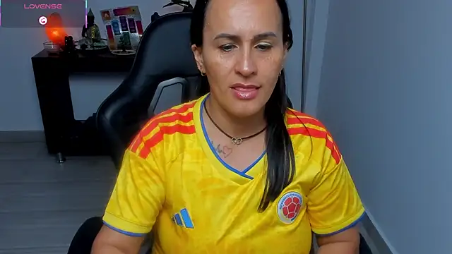 Sara_Charmy webcam