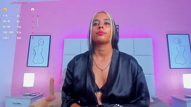 charlotte_kisss webcam