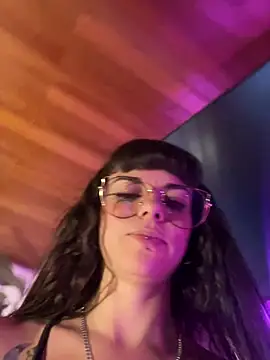 VioletaSubmissive live cam on StripChat