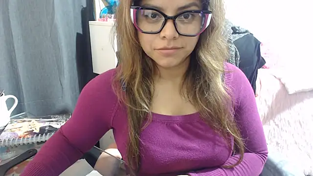 KatteAngelLat live cam on StripChat