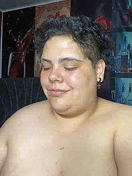 Hailey_Curvy webcam