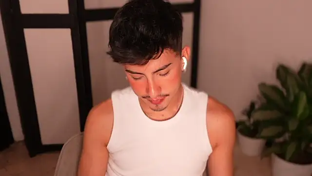 sweettaaron01 webcam