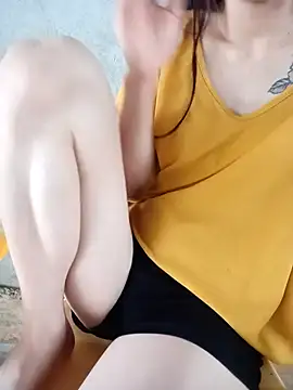 MiuMiu-Babyy webcam