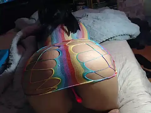 Hilarybunnyy live cam on StripChat
