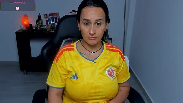 Sara_Charmy webcam