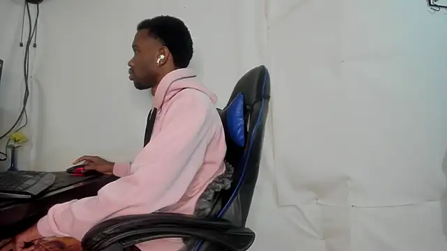Kofi_exotic_2 webcam