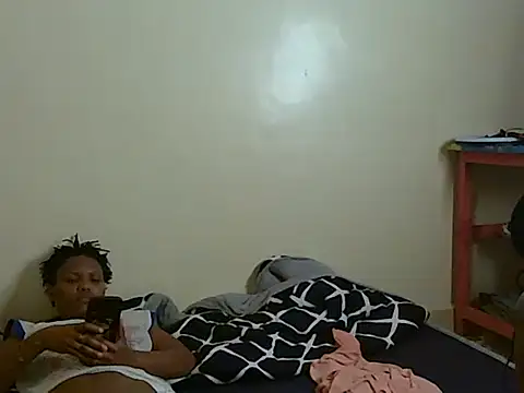 roziebeauty webcam