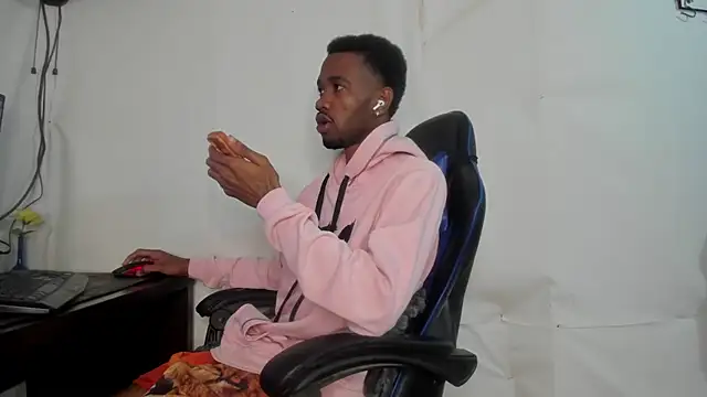 Kofi_exotic_2 webcam
