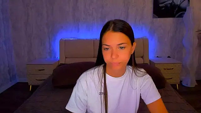 AlexaBarkley live cam on StripChat