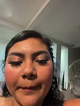 ItsEla webcam