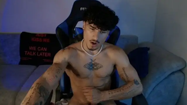 Thomas_Fit1 Live Web Cam Show