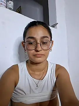 Ary-18 Live Web Cam Show