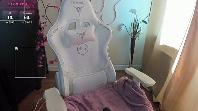 EvelinaLuu webcam