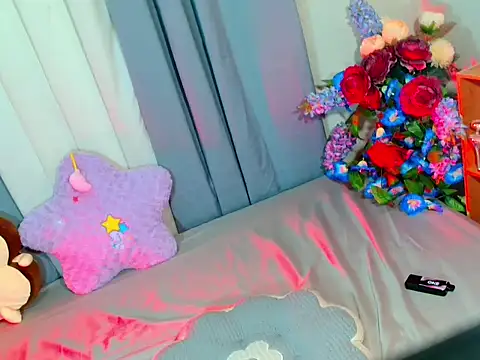 baby_kiraxx webcam