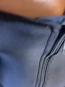 THICKBARBIE32 webcam