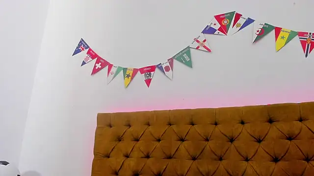 Katty_West webcam
