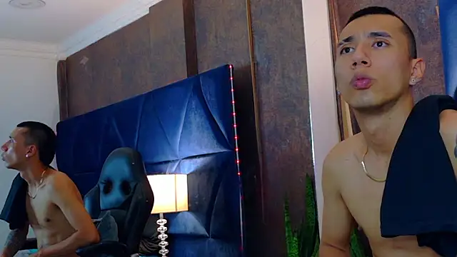 JustynSanshi webcam