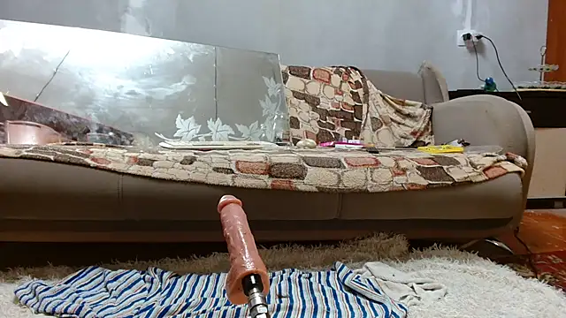 AlinasissyXX webcam