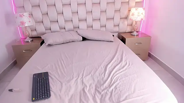 salomebins - SalomeBins's free webcam - UK Sex Cams