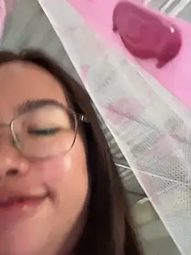 Ponthip live cam on StripChat