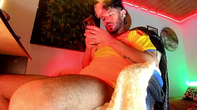 LatinMilk_ webcam
