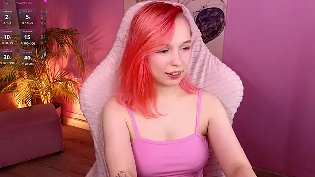 NaomiYoru webcam