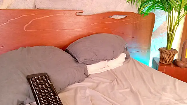 alisonn_moon webcam