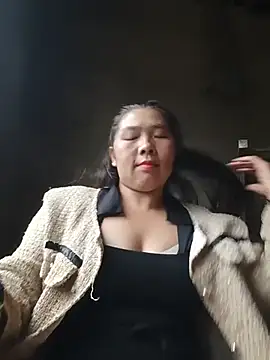quynhkoolbae webcam